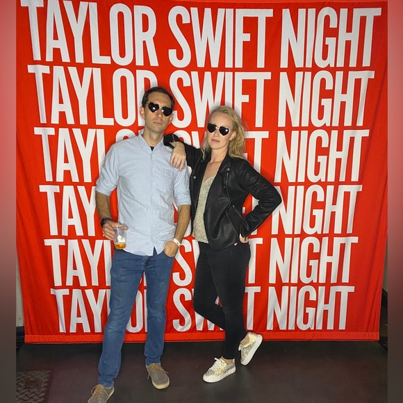 Meet Your Posher! - Picture 5 of 16